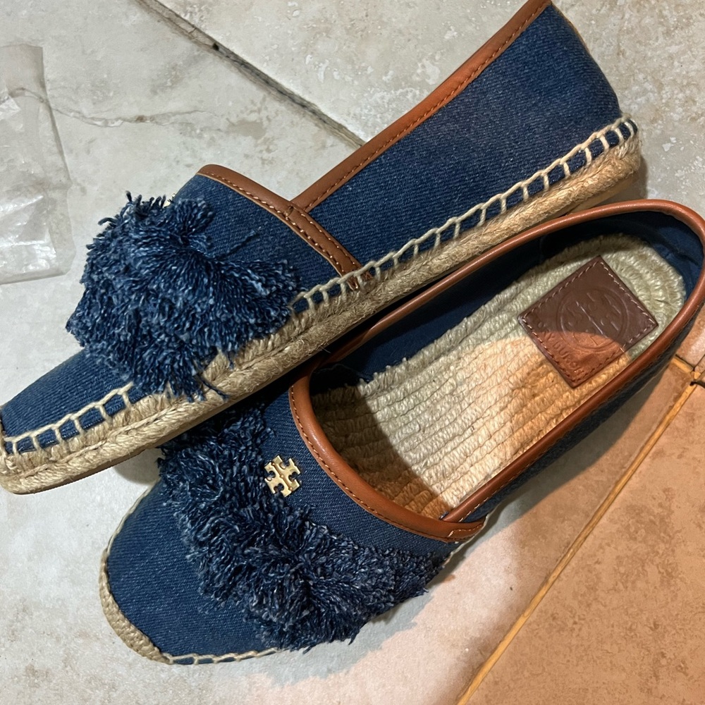 Tory Burch denim gorgeous shoes - Picture 4 of 6